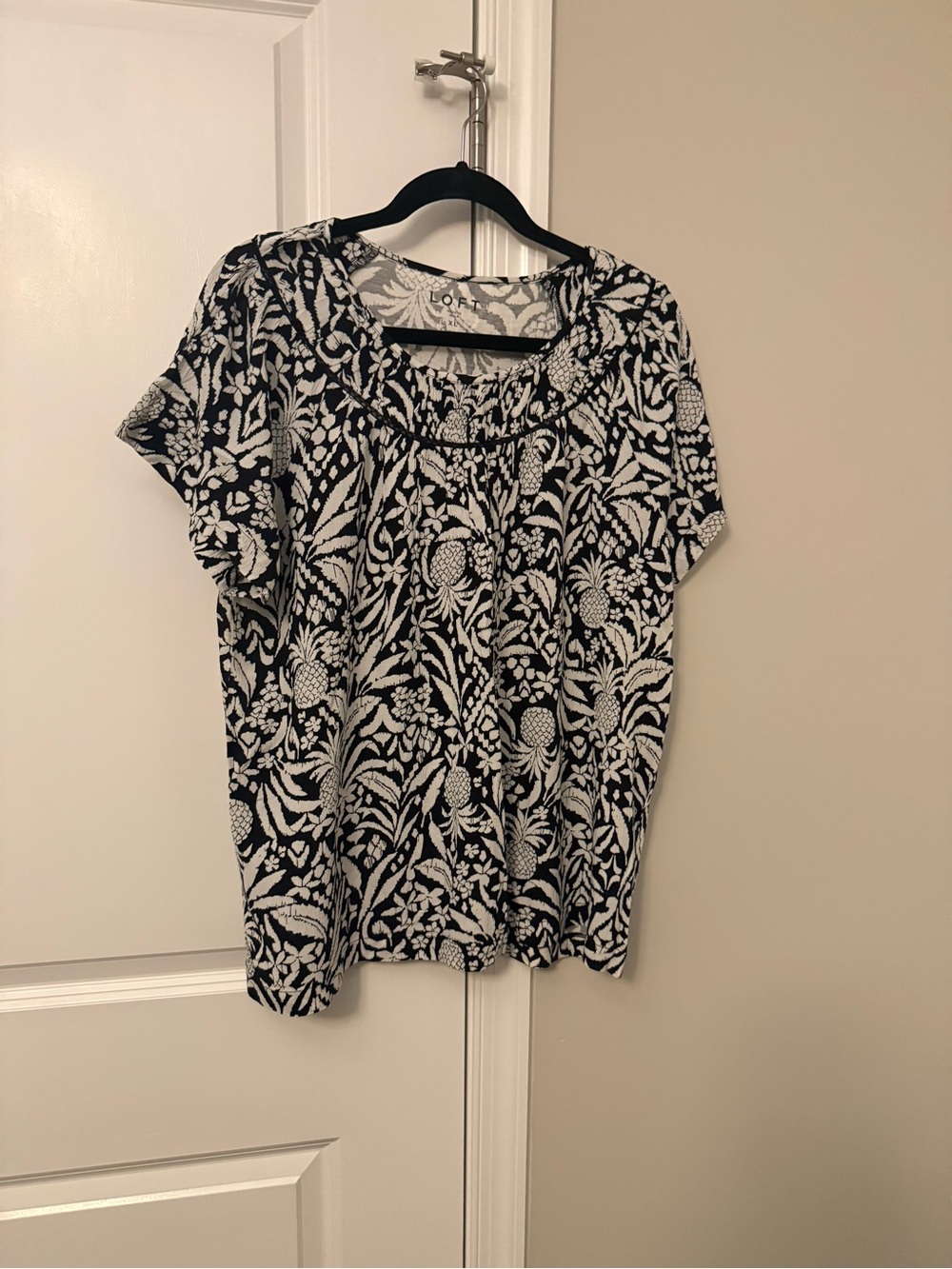 LOFT Black & White Floral Scoop Neck Blouse